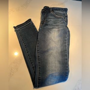 Cute pair of articles of society jeans with frayed hem.  Size 24.